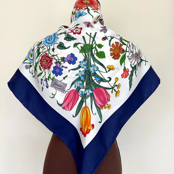 Gucci Silk Wrap Flora 1 Print Multicolor Blue Border Scarf - Picture 7 of 16